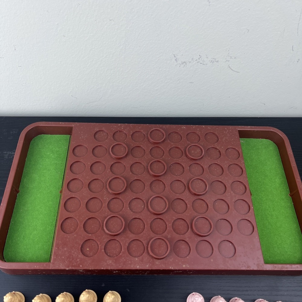 Vintage 1981 Hog Tied The Chase & Chance Board Game Selchow & Righter Complete - Picture 4 of 8